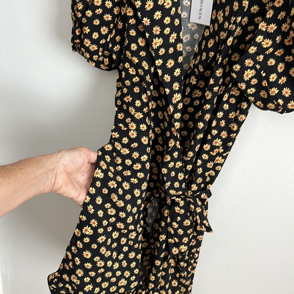 NWT $128 REVOLVE WeWoreWhat puff sleeve wrap dress mini S - Picture 6 of 14